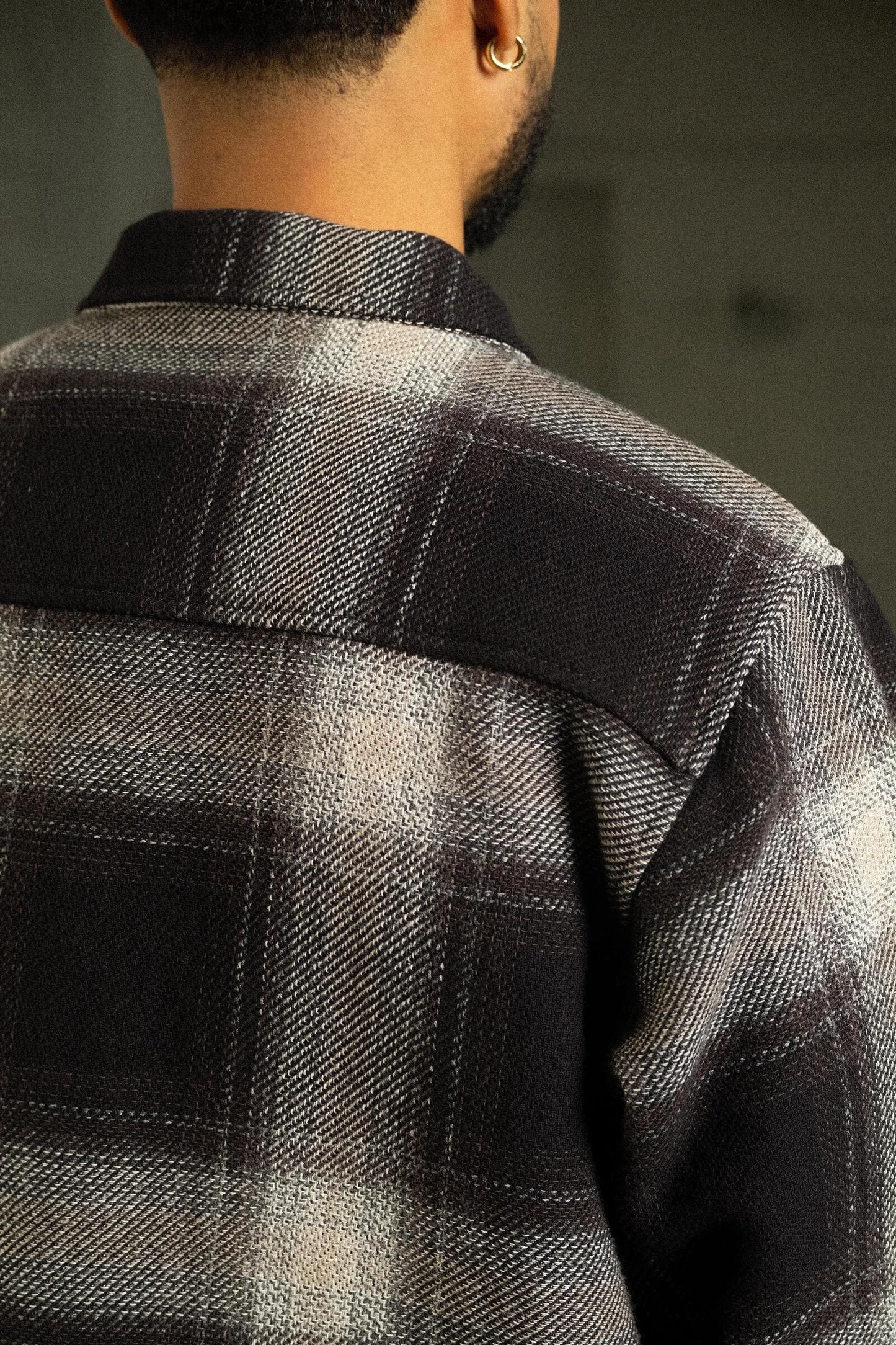 Quasi | Maar Woven Long Sleeve Button Up Shirt - Gravel