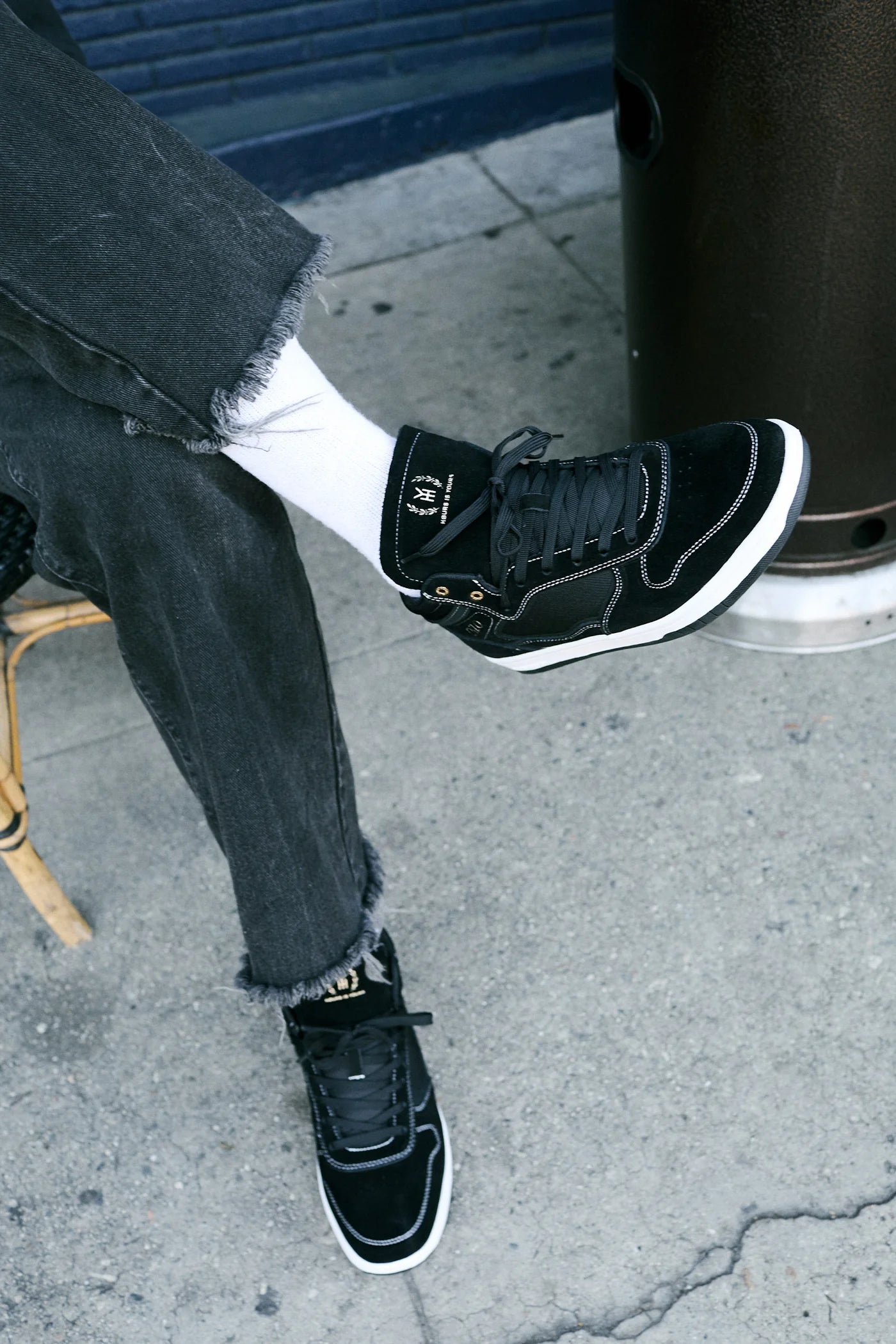 Hours Is Yours | Dilo Pro - Black Contrast