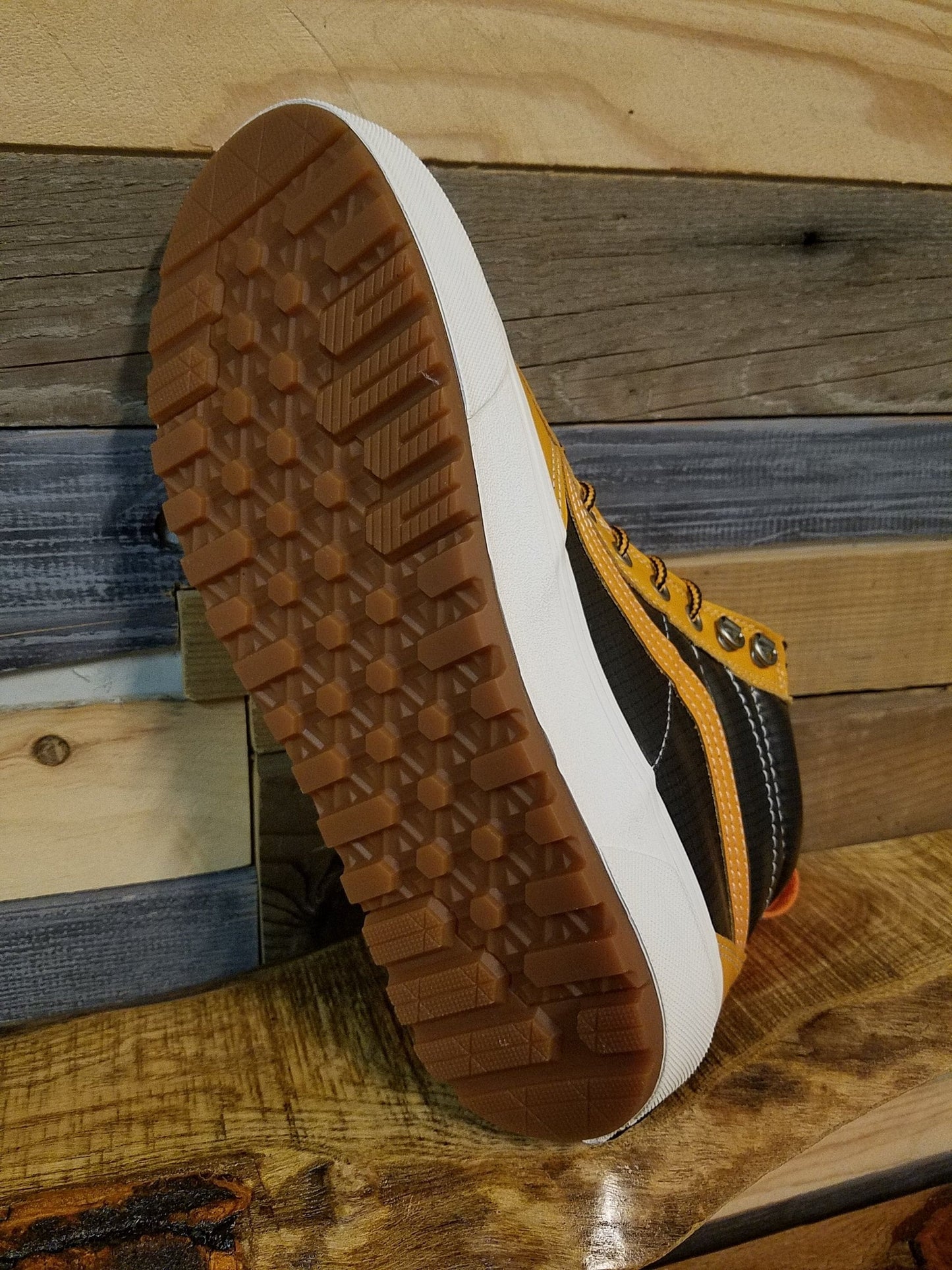 Vans | Sk8-Hi MTE 2.0 DX Boot - Apricot/Black