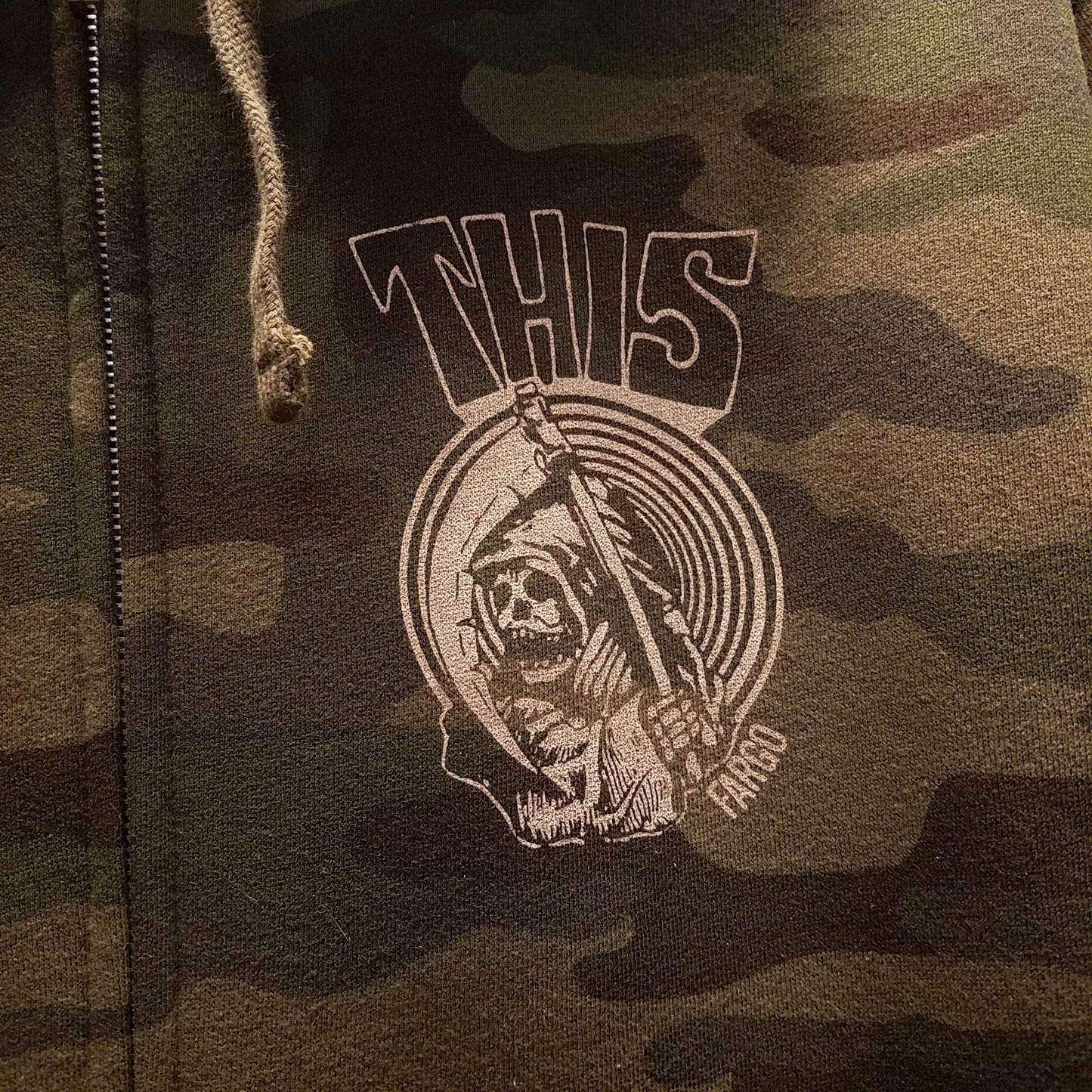 THIS | Chest Reaper Zip-Up - Camo/Vanilla Ink