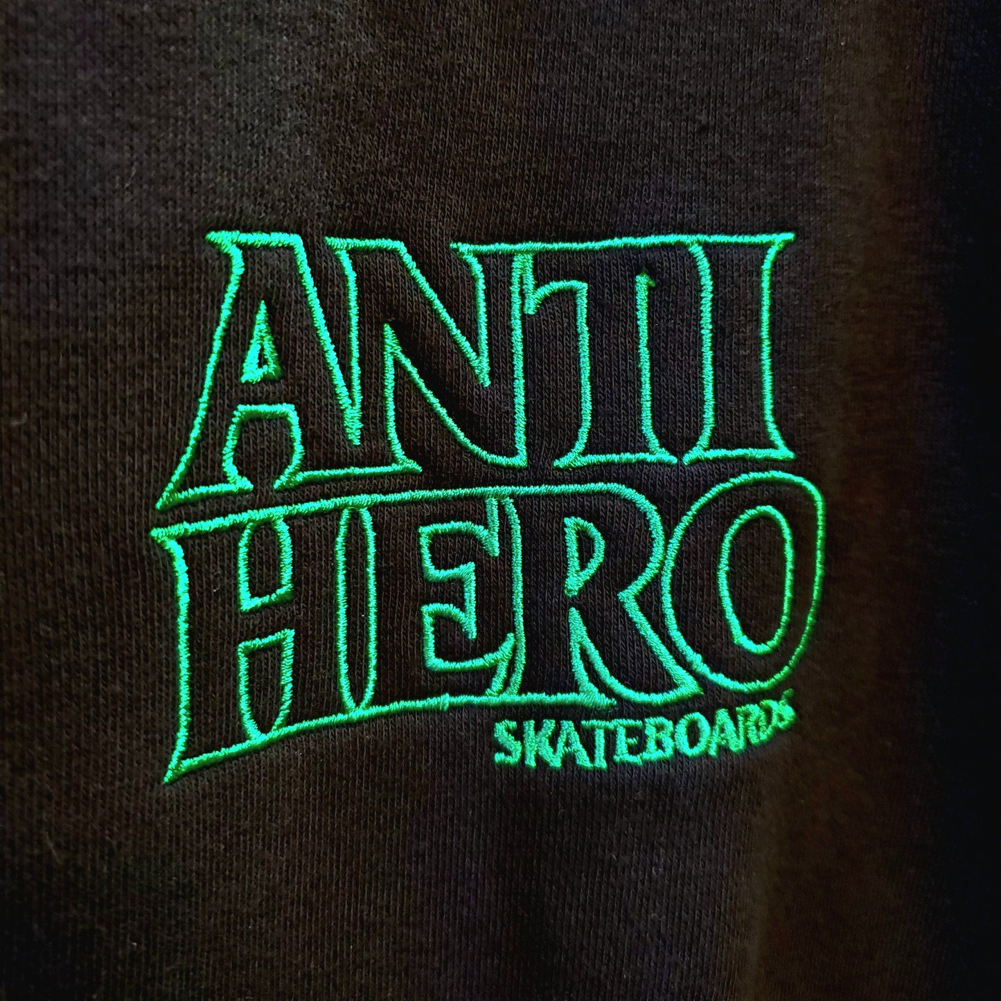 Anti-Hero | Outline Embroidered Logo Pullover Sweatshirt - Green/Black