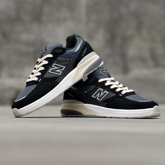 New Balance | Numeric Andrew Reynolds 933 - Black/Blue (WIDE)