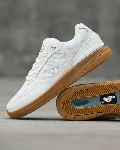 New Balance | Numeric Andrew Reynolds 933 - White/Gum (WIDE)