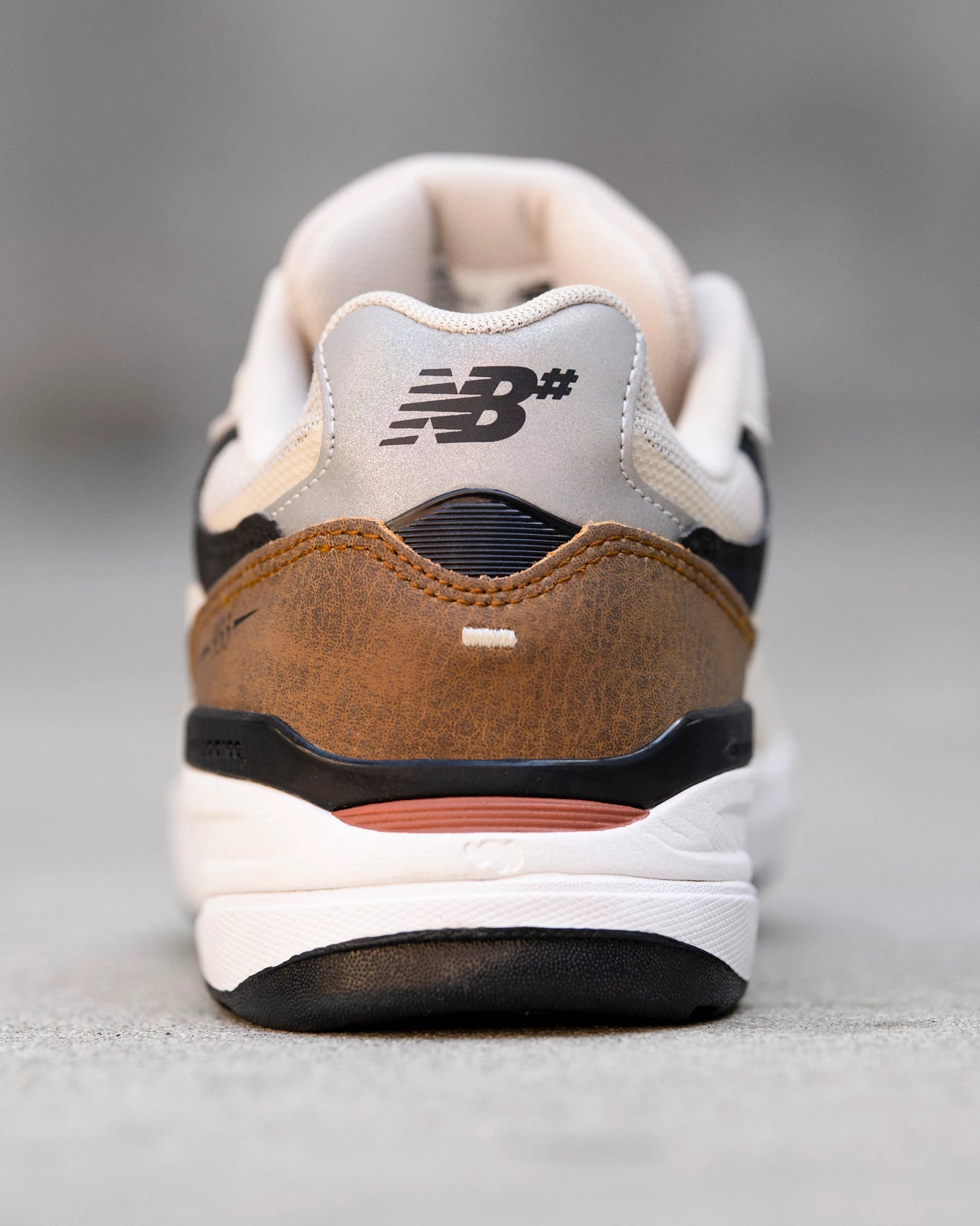 New Balance | Numeric Andrew Reynolds 933 - Brown/White - Quicksand/Seasalt (WIDE)
