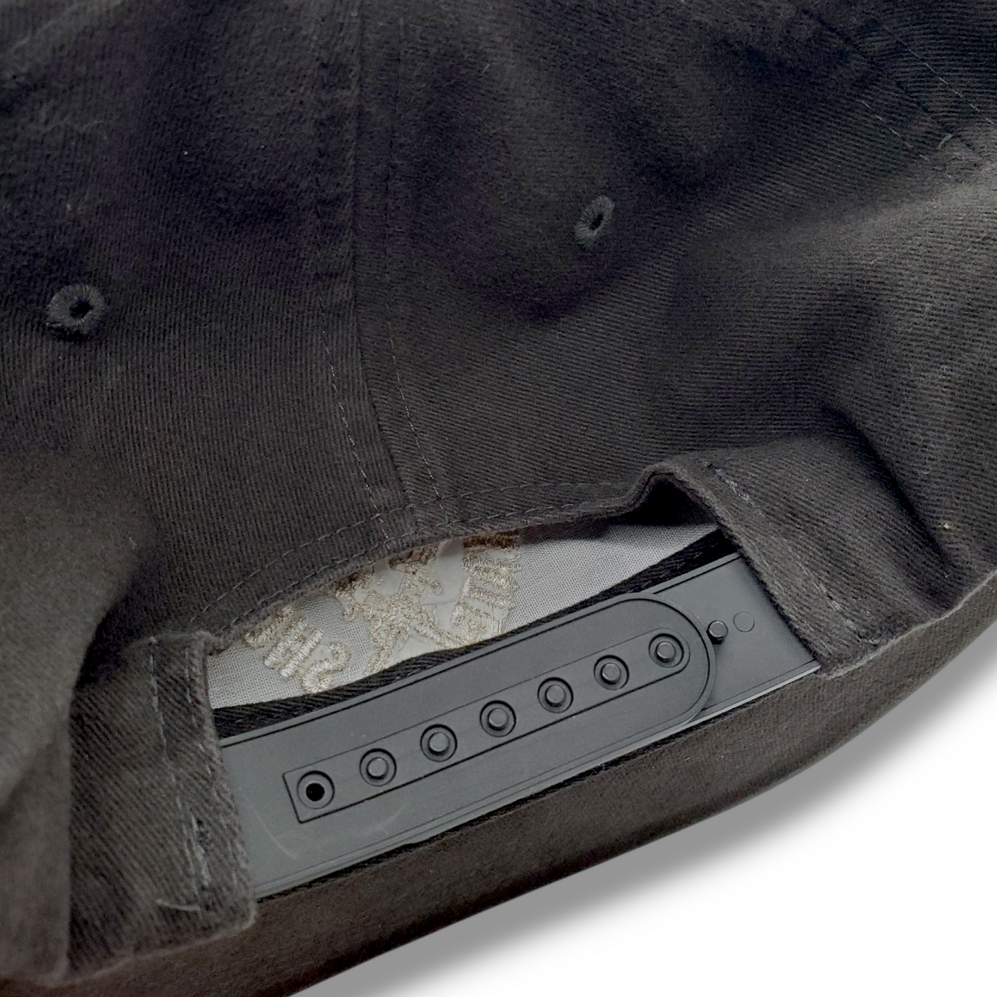 THIS | Classic Daggers Snapback Hat - Vintage Black