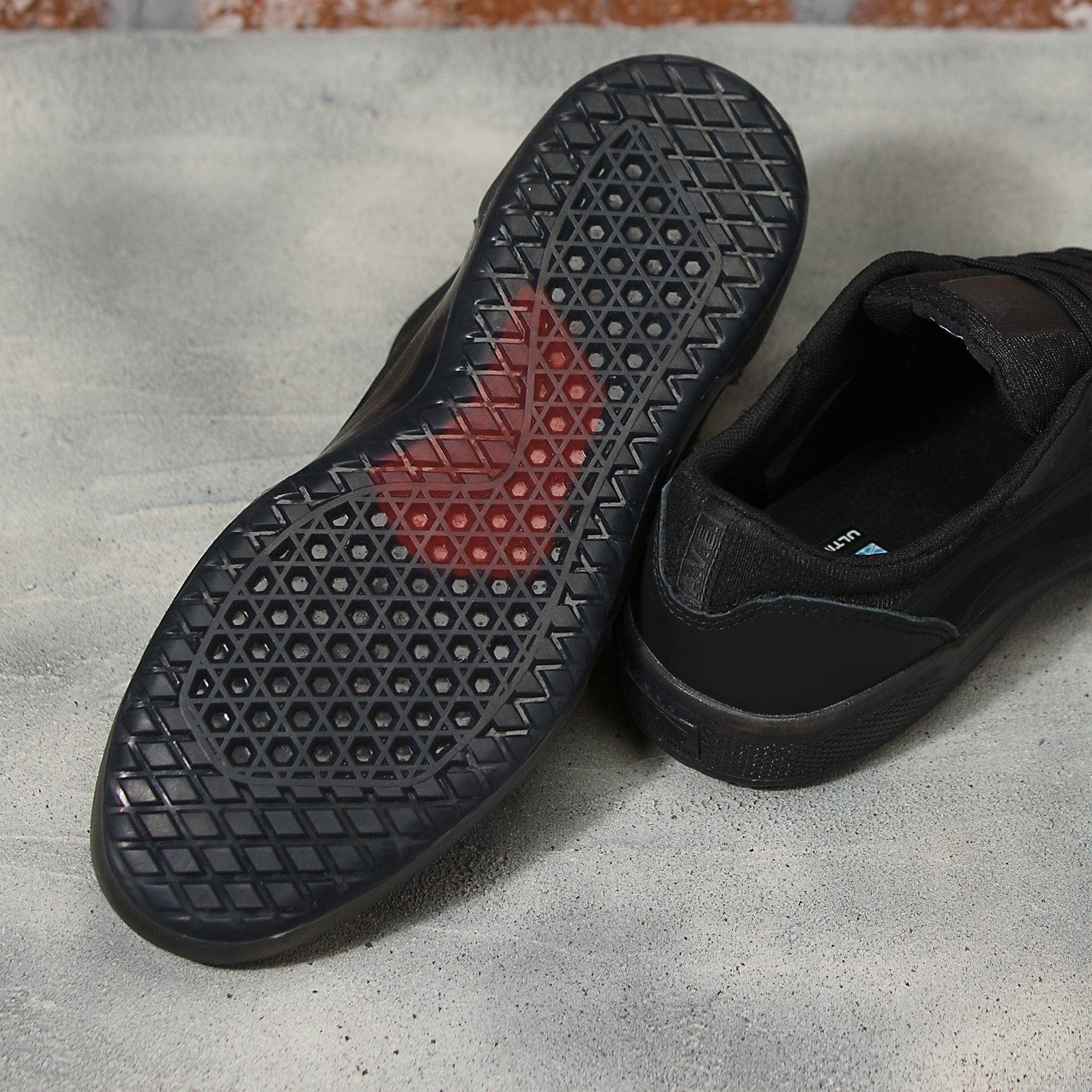 Vans | AVE Leather - Black/Black – THIS Skateshop